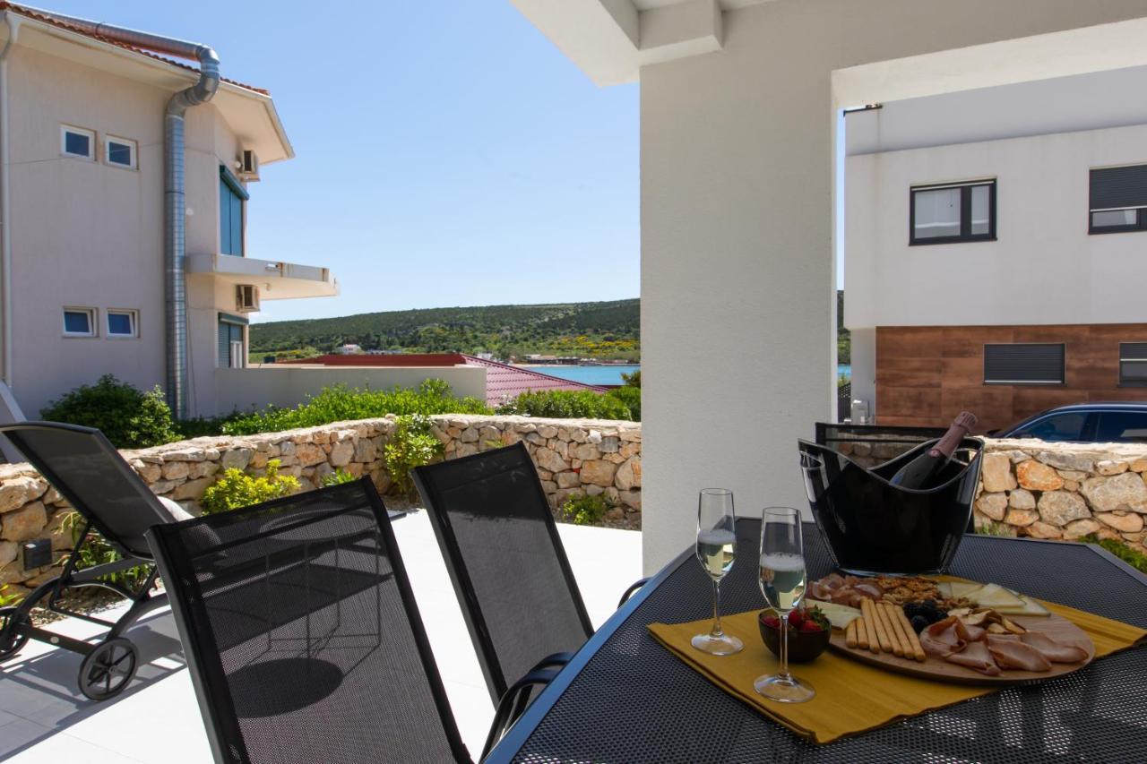 Beachfront Residences Stara Novalja Buitenkant foto